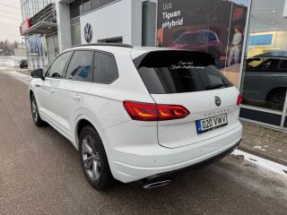 Volkswagen Touareg R-line 3.0 V6 170kW
