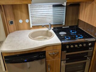 Swift Fairway 584