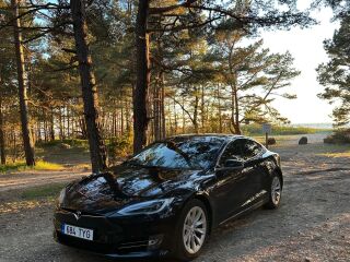 Tesla Model S 386kW