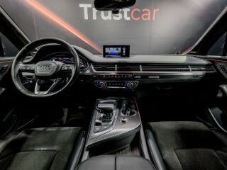 Audi Q7 S-Line plus 3.0 200kW