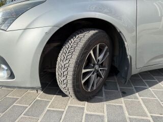 Toyota Avensis Linea Sol 1.8 108kW
