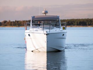 Bavaria 34HT Sport 37ft 2 x Volvo Penta D4 382кВ