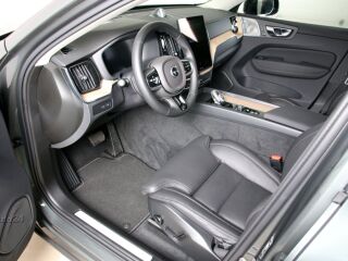 Volvo XC60 AWD ULTRA DARK LUXURY XENIUM FULL 2.0 T8 Recharge Long Range Plug-In-Hybrid MY26 335kW
