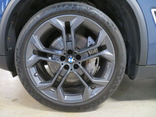 BMW X5 xDrive 40d 3.0 250кВ