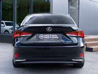 Lexus IS 300h 2.5 133кВ