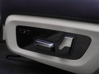 BMW X7 Individual XDrive30D Design Pure Excellence 3.0 195kW