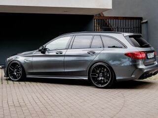 Mercedes-Benz C 63 AMG Biturbo 4.0 V8 350kW