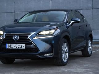 Lexus NX 300h AWD Hybrid Luxury 2.5 R4 16V 145kW