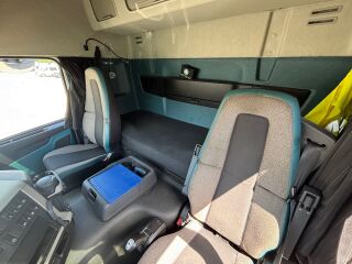 Volvo FM330 4x2 EURO6 + CARRIER SUPRA 850 + SIDE OPENING 250кВ
