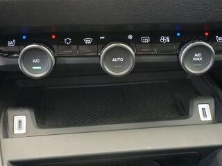 Citroen C4 X Shine PureTech 130AT8 1.2 96kW