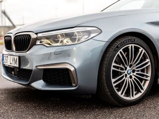 BMW M550 i xDrive M-Performance 4.4 V8 375kW