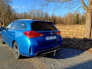 Toyota Auris 1.6 97кВ