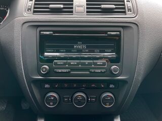 Volkswagen Jetta Bluemotion 1.2 77кВ