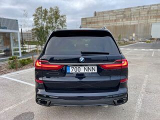 BMW X7 M-Sportpakett Individual 3.0 195kW