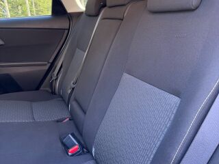 Toyota Auris 1.6 97кВ