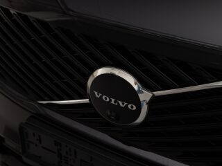 Volvo XC90 T8 AWD Ultra Dark 335кВ