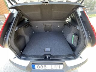 Volvo XC40 R-DESIGN INTELLI SAFE PRO GEARTRONIC RECHARGE 1.5 T5 Twin-Engine PLUG-IN-HYBRID 60 + 132кВ