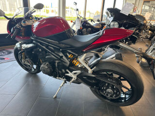 Triumph Speed Triple R 1200 RR R3 132kW