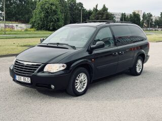 Chrysler Grand Voyager Limited Edition Stow/N/Go 2.8 R4 CRD 110кВ