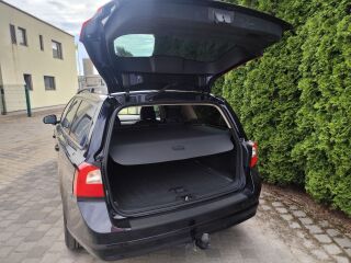 Volvo V70 MOMENTUM 2.4 R5 D5 136кВ