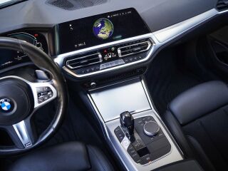 BMW 330 e M-Sport xDrive H/K 2.0 215kW