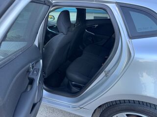 Volvo V40 Momentum 1.6 D2 84кВ