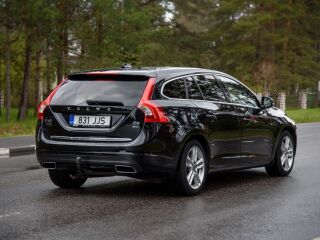 Volvo V60 SUMMUM AWD TWIN ENGINE PLUG IN HYBRID FACELIFT 2.4 D6 158kW