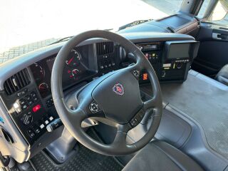 Scania P400 6x2*4 294kW