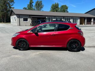Peugeot 208 GTI 1.6 147кВ