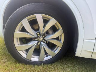 Volkswagen Touareg R Line 3.0 210кВ