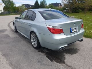 BMW M5 5.0 V10 373kW
