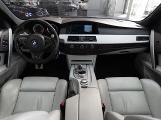BMW M5 5.0 V10 373кВ