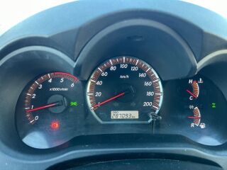 Toyota Hilux 2.5 106кВ