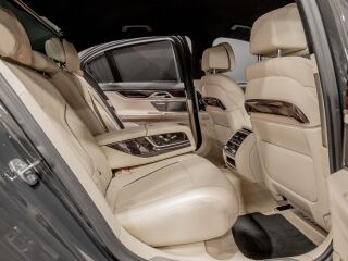 BMW 750 xDrive M-Sportpakett 4.4 390kW