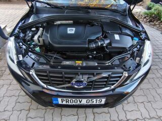 Volvo XC60 MOMENTUM 2.0 R5 120kW