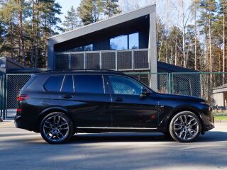 BMW X7 3.0 280kW