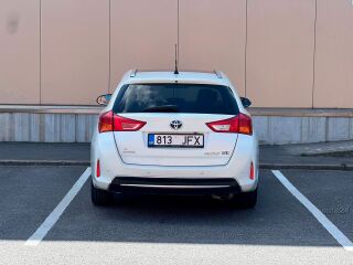 Toyota Auris 1.8 73kW