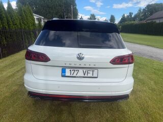 Volkswagen Touareg R Line 3.0 210кВ