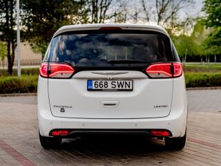Chrysler Pacifica Limited 3.6 214kW