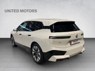 BMW iX xDrive 40 Sportpakett 240kW