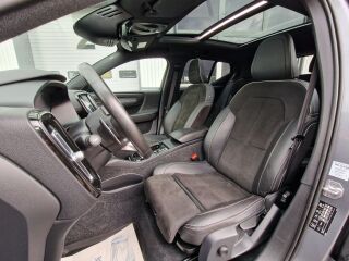 Volvo XC40 R-DESIGN AWD 4x4 HARMAN/KARDON 2.0 R4 110кВ