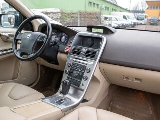 Volvo XC60 D4 Momentum AWD 2.4 120kW