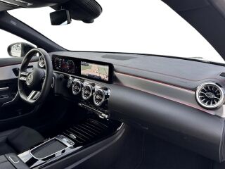 Mercedes-Benz CLA 220 4matic AMG pakett 2.0 140kW