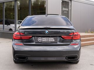 BMW 750 i xDrive M-Sportpakett 4.4 330kW