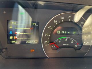 Volvo FM370 6x2*4 EURO6 + CARRIER SUPRA 950 278kW