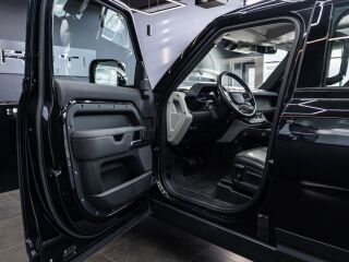 Land Rover Defender 110 P400 SE 3.0 294kW