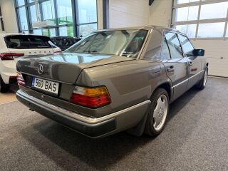 Mercedes-Benz E 230 2.3 TSI 97kW