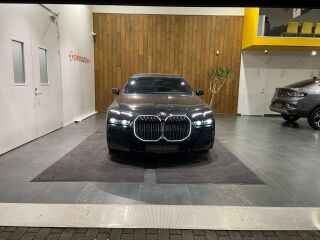 BMW 740 xDrive M-Sportpakett 3.0 210kW
