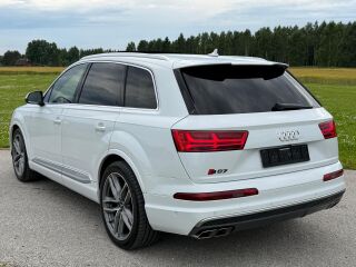 Audi SQ7 4.0 V8 320кВ