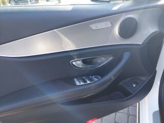 Mercedes-Benz E 220 2.0 143kW